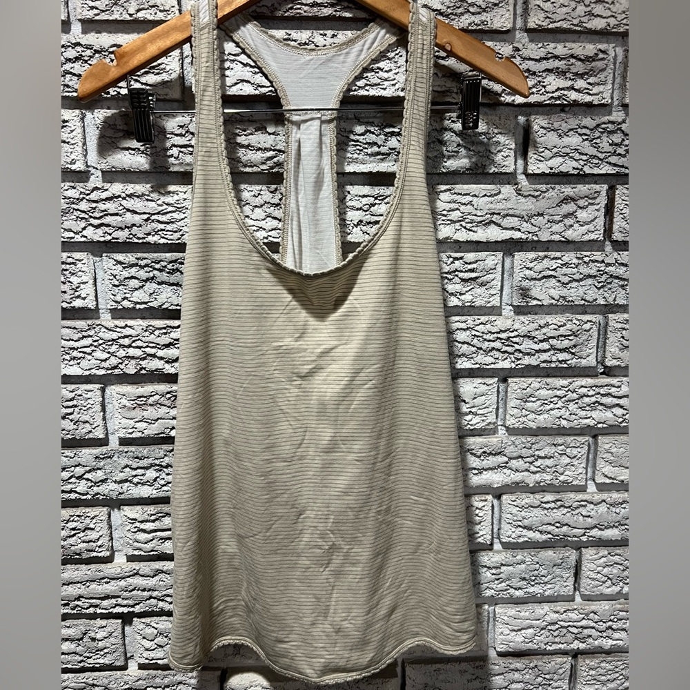 Lululemon 105 F singlet in Heathered Mojave tan